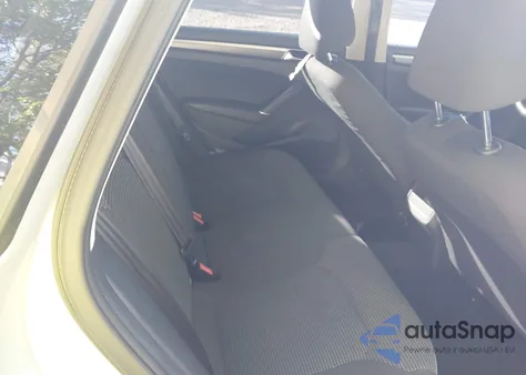 2016 Volkswagen Passat 1.8T R-Line из США, поврежденный, VIN 1VWAT7A31GC068407